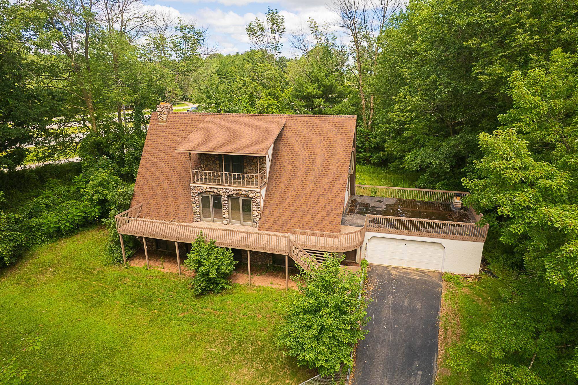 3992 VETERANS AVE, Suamico, WI 54173-8483