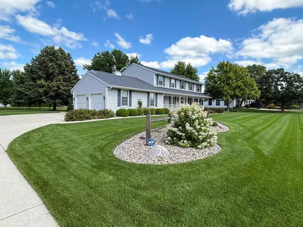 909 COUNTRY CLUB LN, Fond Du Lac, WI 54935