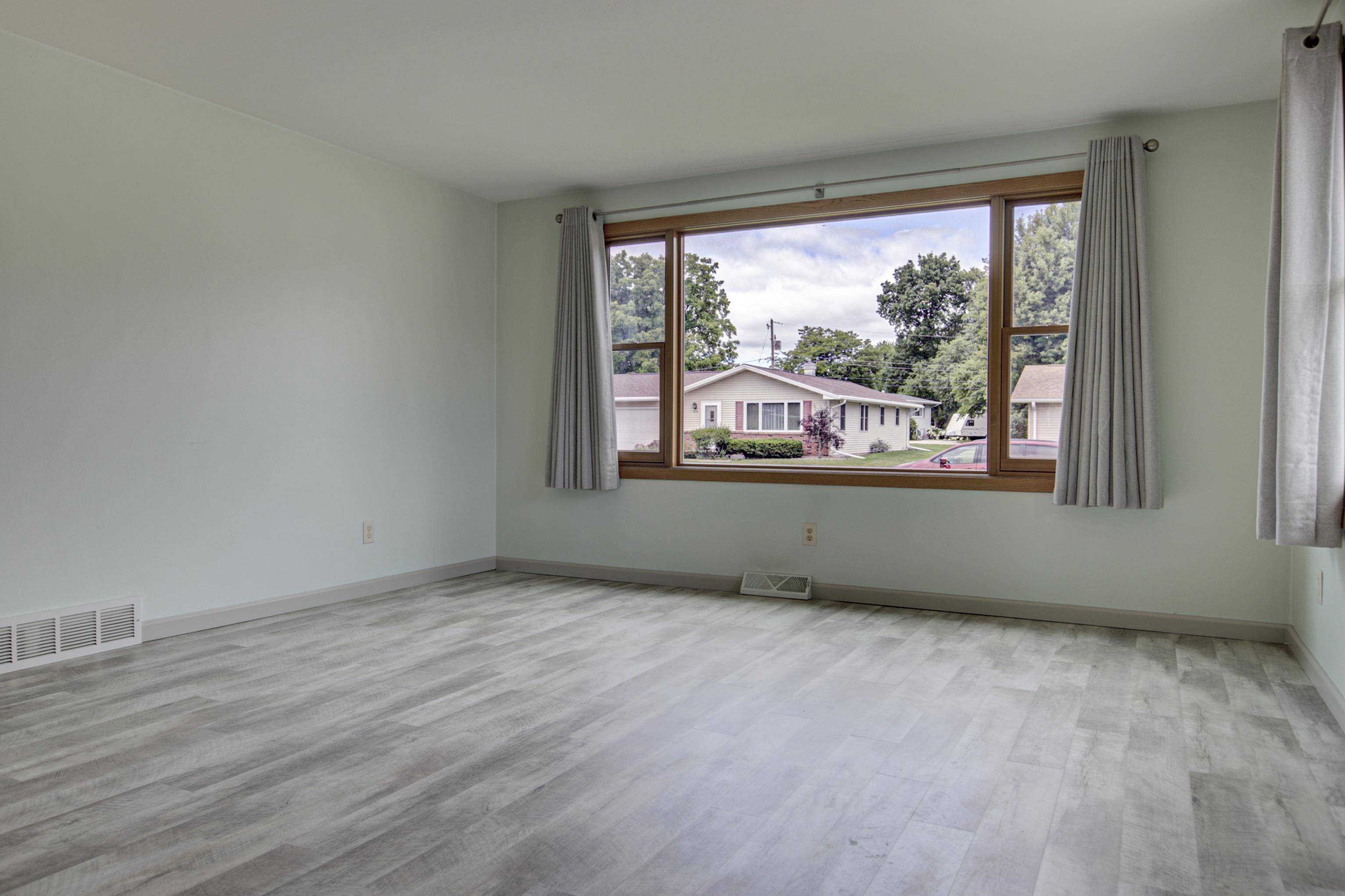 Appleton, WI 54914,915 W WHITTIER DR