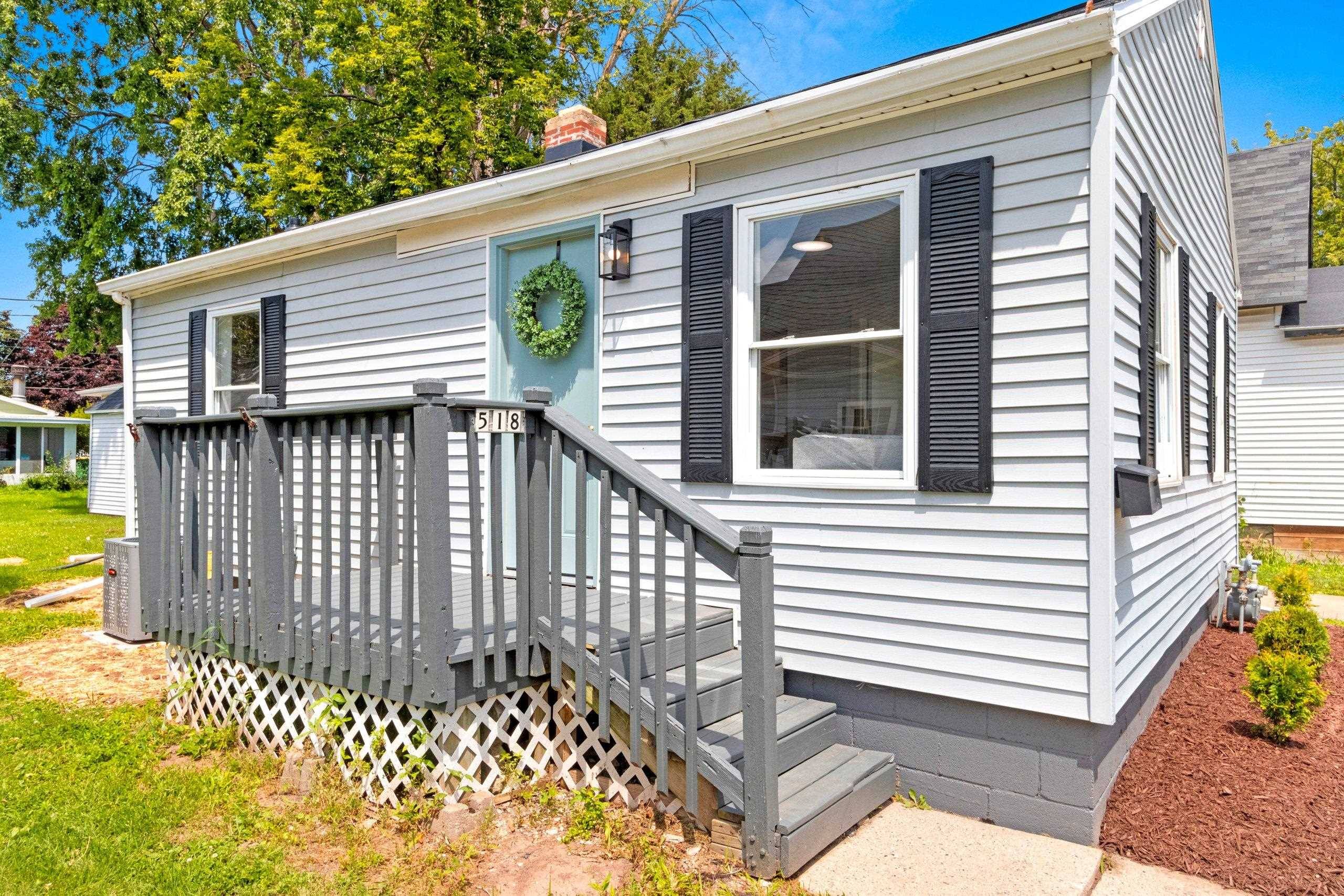 Green Bay, WI 54303,518 15TH AVE