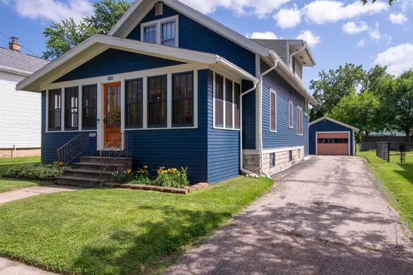 Oshkosh, WI 54902-6411,327 W 11TH AVE
