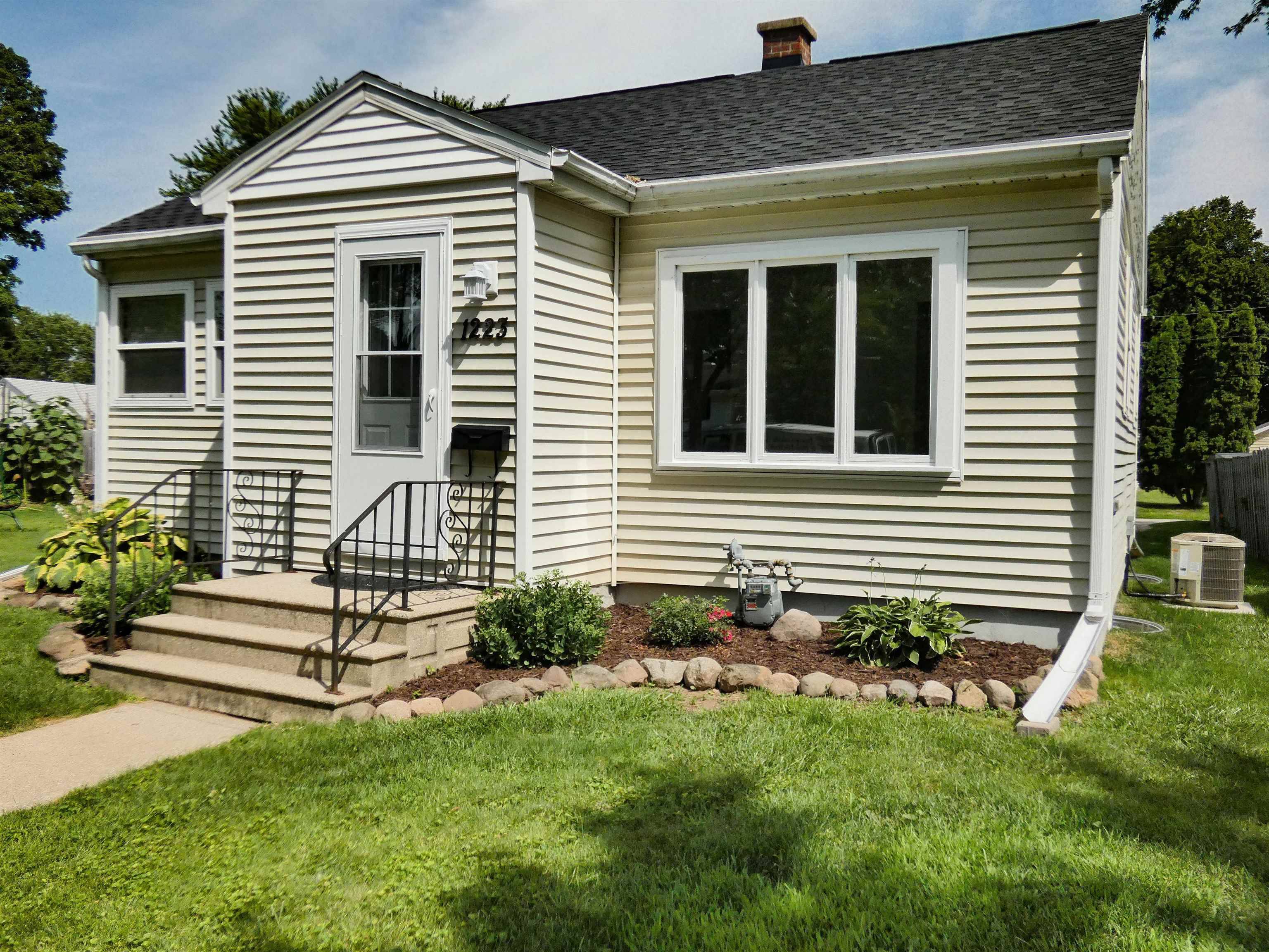 1223 S NORWOOD AVE, Green Bay, WI 54304