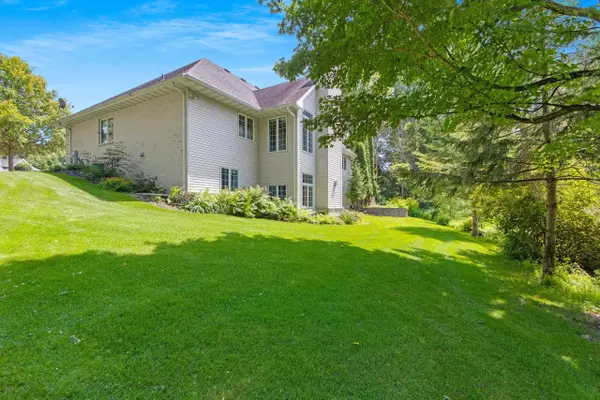 Green Bay, WI 54302-5254,175 BURGUNDY CT