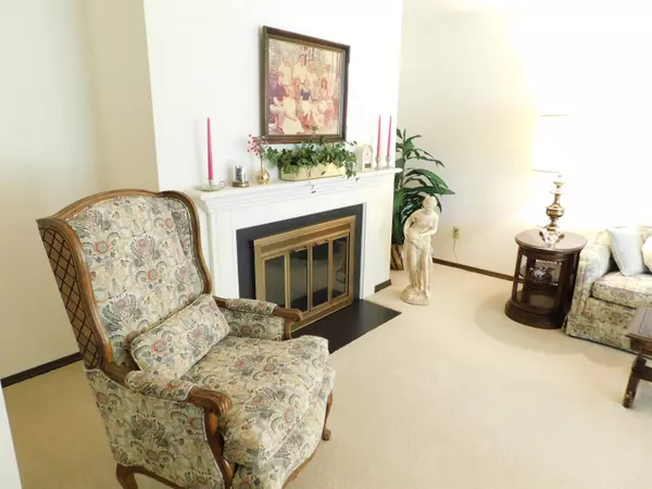 Suamico, WI 54173-7903,2410 WOODINGTON WAY