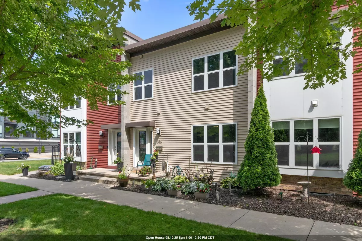 Green Bay, WI 54301,316 N VAN BUREN ST