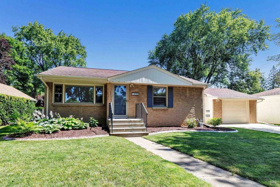 1290 OREGON ST, Green Bay, WI 54303-3047