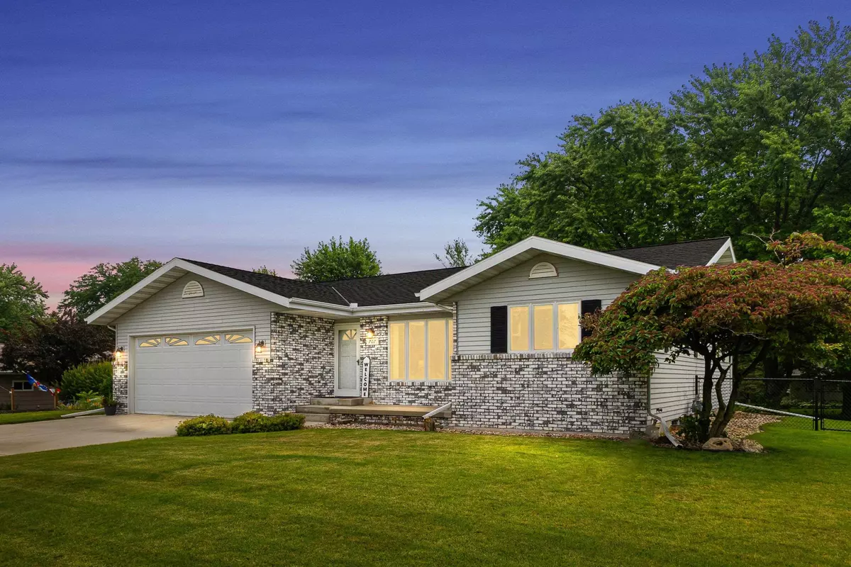 Fond Du Lac, WI 54935,707 COUNTY ROAD V