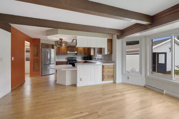 Appleton, WI 54911,324 W LINDBERGH ST