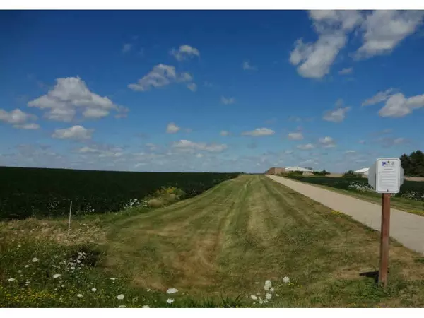 Greenville, WI 54942,MEADOW PARK DR #6