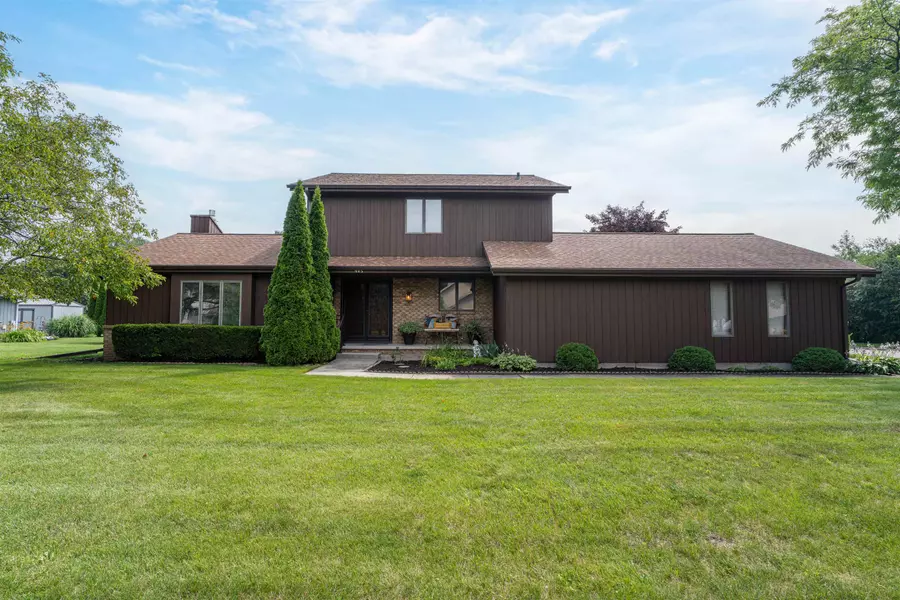 945 ELMWOOD DR, Menasha, WI 54952