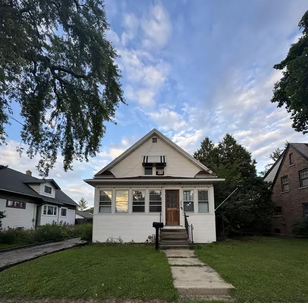 640 BOWEN ST, Oshkosh, WI 54901