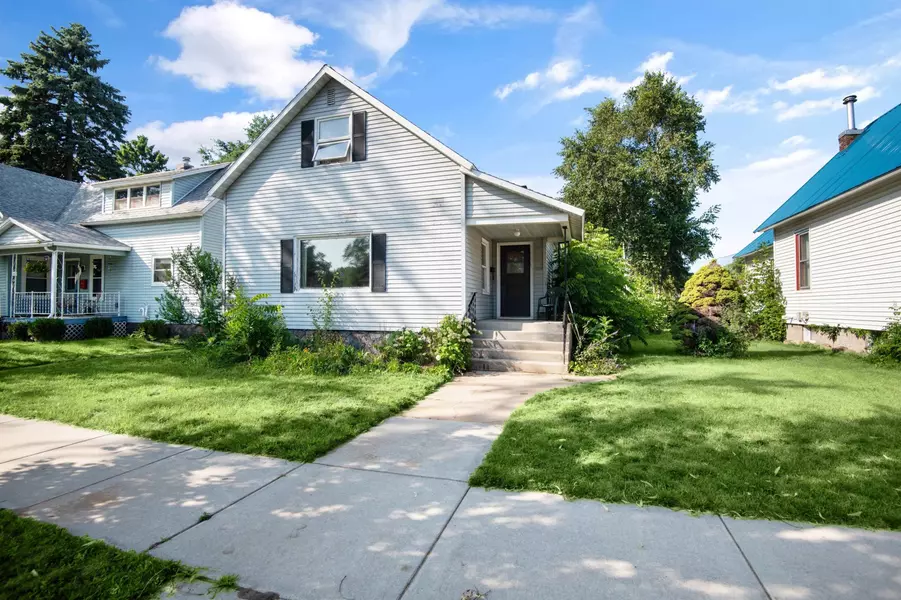 1122 GARFIELD AVE, Marinette, WI 54143