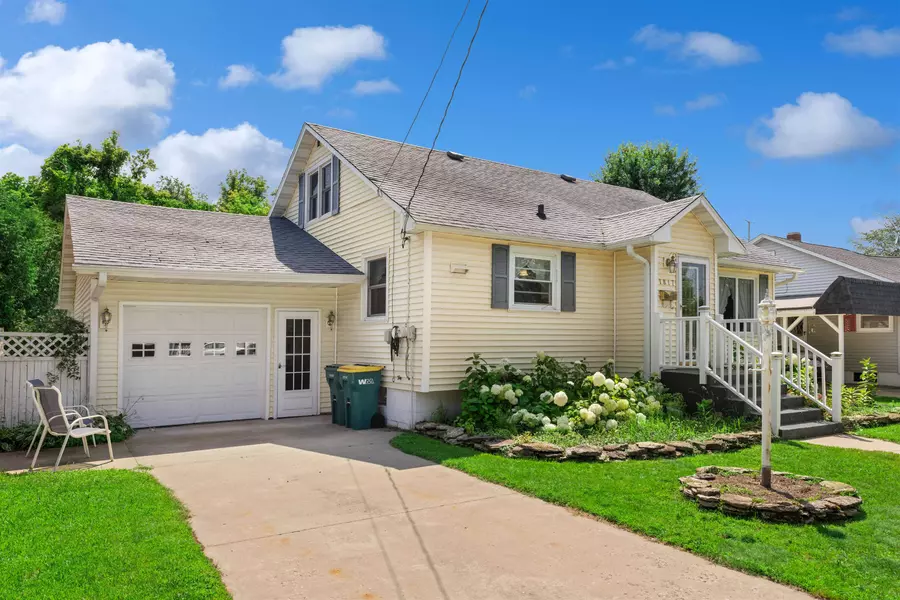 1817 DAGGETT ST, Marinette, WI 54143