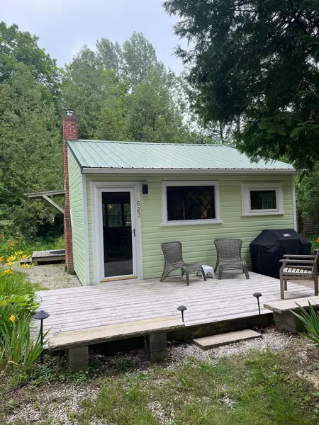 623 LOWER LASALLE RD, Algoma, WI 54201-9433