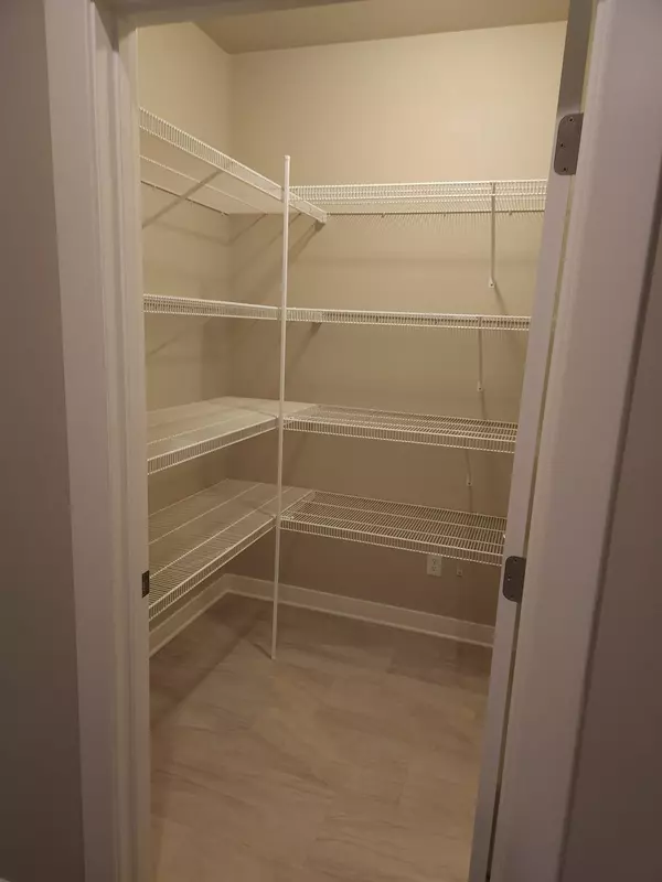 Appleton, WI 54913,5684 N KESTREL CIR