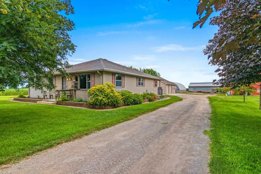 W2227 REDWOOD DR, Pulaski, WI 54162
