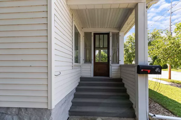 Oshkosh, WI 54902-6801,357 W 16TH AVE