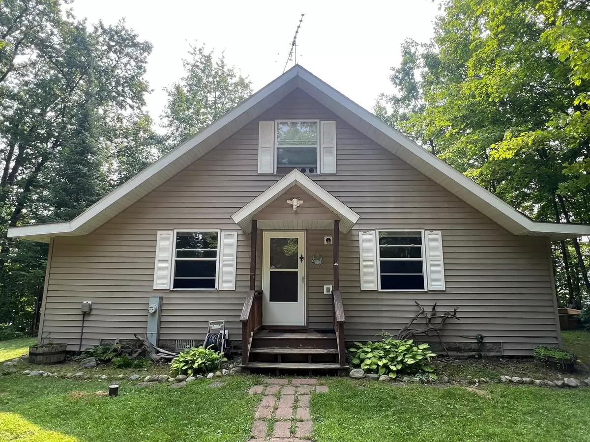 Wabeno, WI 54566,3371 ROUND LAKE RD