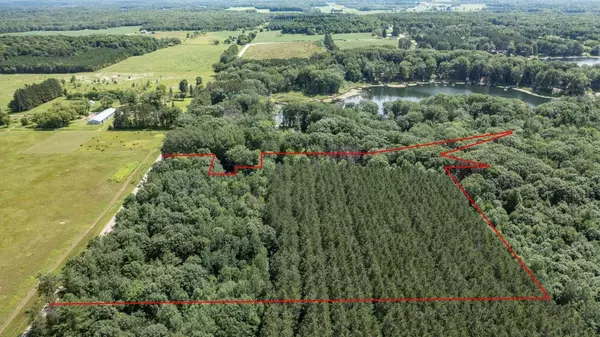 E OAK RIDGE LN, Gresham, WI 54128