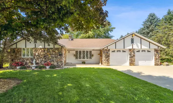 N8815 ISAAR RD, Seymour, WI 54165