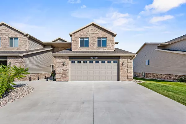 2342 E PLANK CIR, Appleton, WI 54915