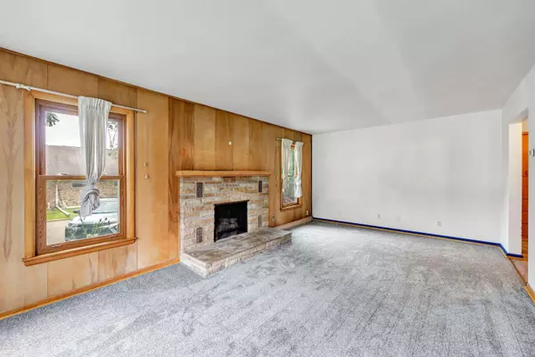 Clintonville, WI 54929-1302,12 E 14TH ST