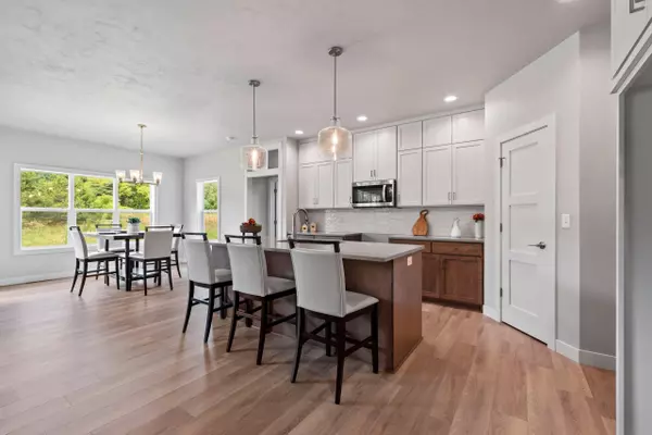 Green Bay, WI 54311,2996 CREEKWOOD DR