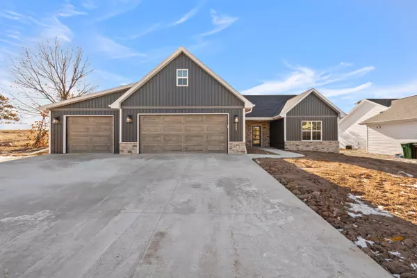 2998 CREEKWOOD DR, Green Bay, WI 54311