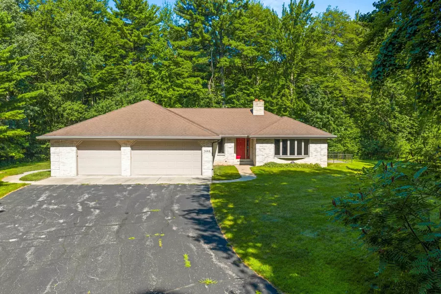 1444 N TIMBER TRL, Suamico, WI 54173-0320