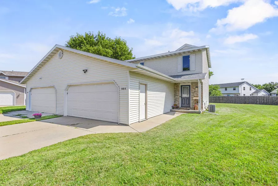 984 ST ANTHONY DR, De Pere, WI 54115