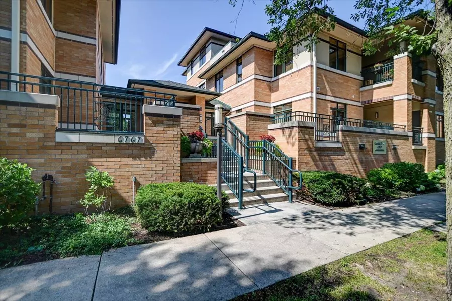 6767 FRANK LLOYD WRIGHT AVE #103, Middleton, WI 53562
