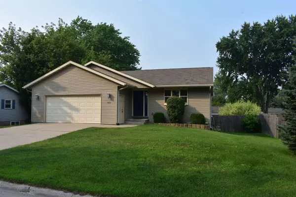 1694 BURNS AVE, Green Bay, WI 54303