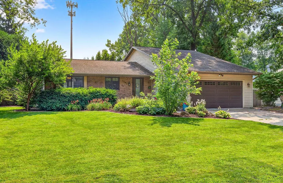 1499 ARGONNE DR, Green Bay, WI 54304-2978