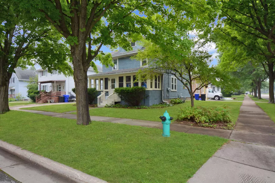 1121 N HARRIMAN ST, Appleton, WI 54911