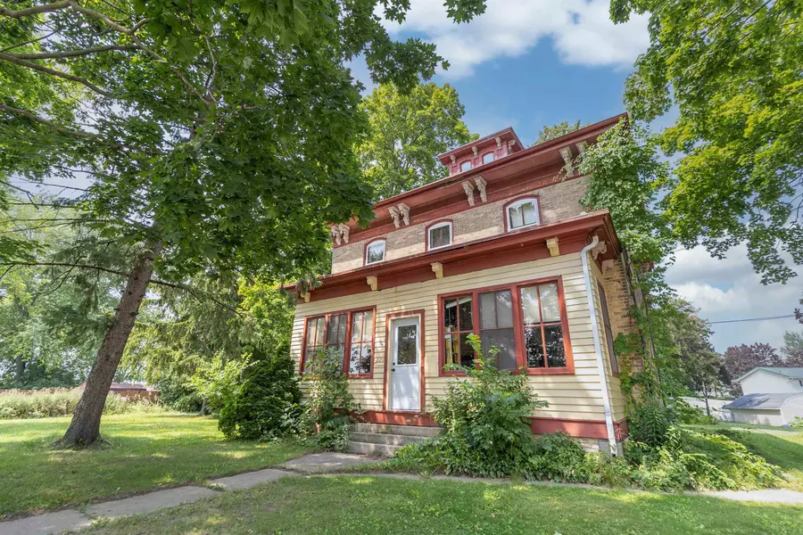 220 W MAIN ST, Chilton, WI 53014
