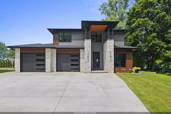 2257 E SHORE DR, Green Bay, WI 54302