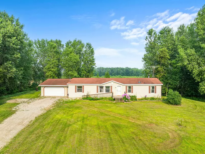 916 YUREK RD, Pulaski, WI 54162-9638