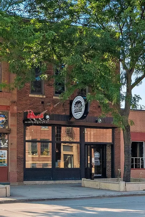 Green Bay, WI 54303-1514,126 S BROADWAY #2