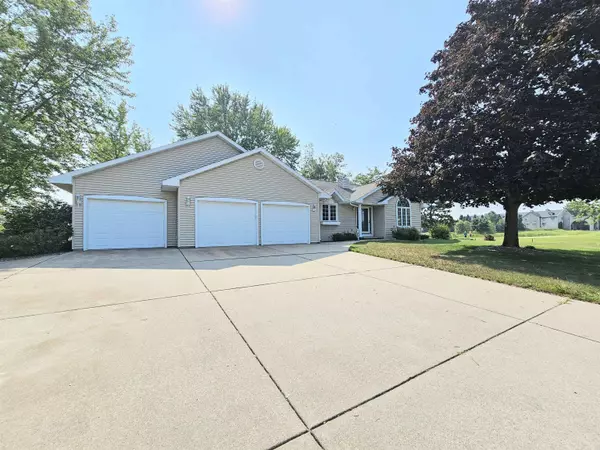 Waupaca, WI 54981,1500 FOXFIRE CT