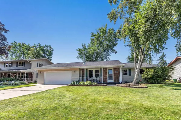 1321 VALLEY VIEW RD, Green Bay, WI 54304-4036