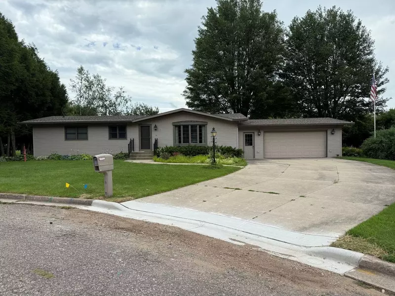 19 PRIMROSE CIR, Clintonville, WI 54929-9798
