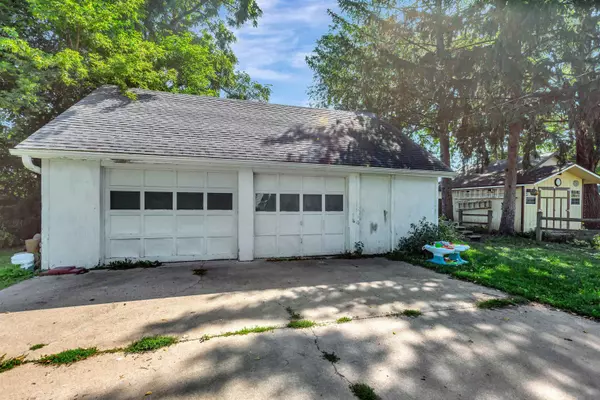 Omro, WI 54963,322 ADAMS AVE