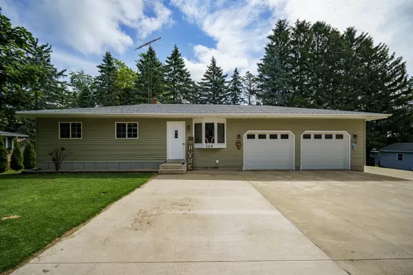 209 MAIN ST, Mount Calvary, WI 53057-9800