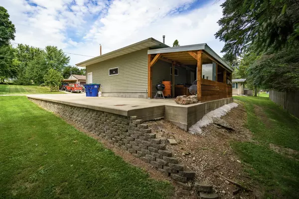 Mount Calvary, WI 53057-9800,209 MAIN ST