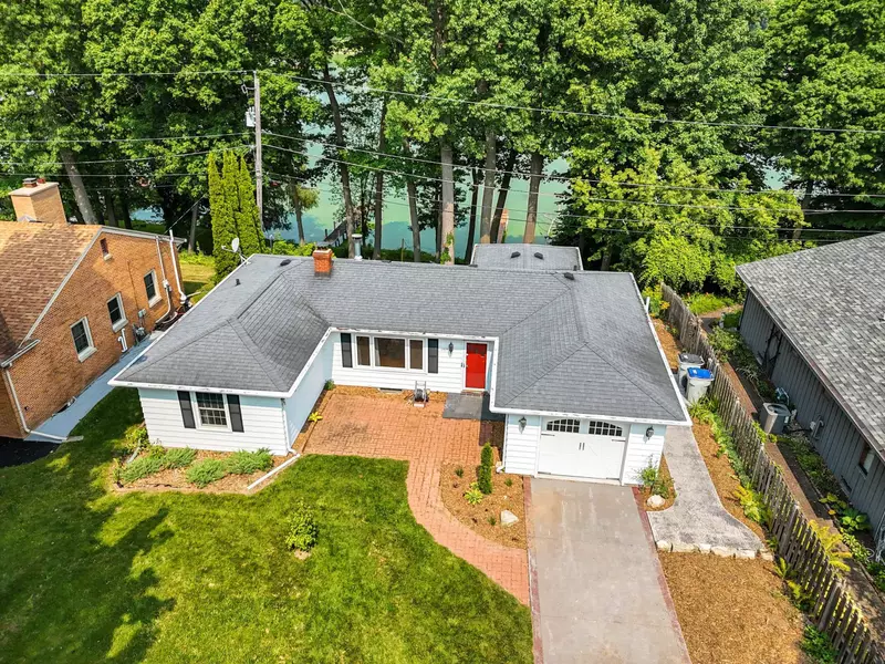 2323 PALISADES DR, Appleton, WI 54915