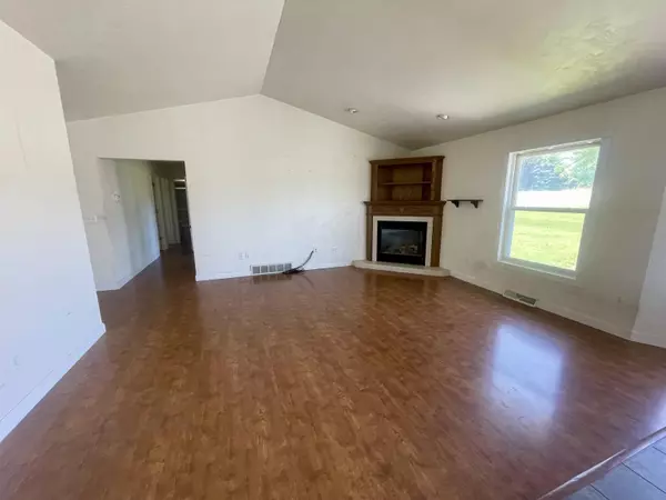 De Pere, WI 54115-8462,N4926 ADVENT RD