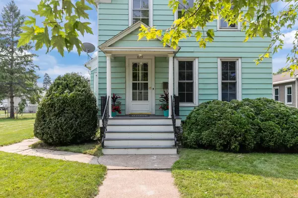 829 OTTER AVE, Oshkosh, WI 54901