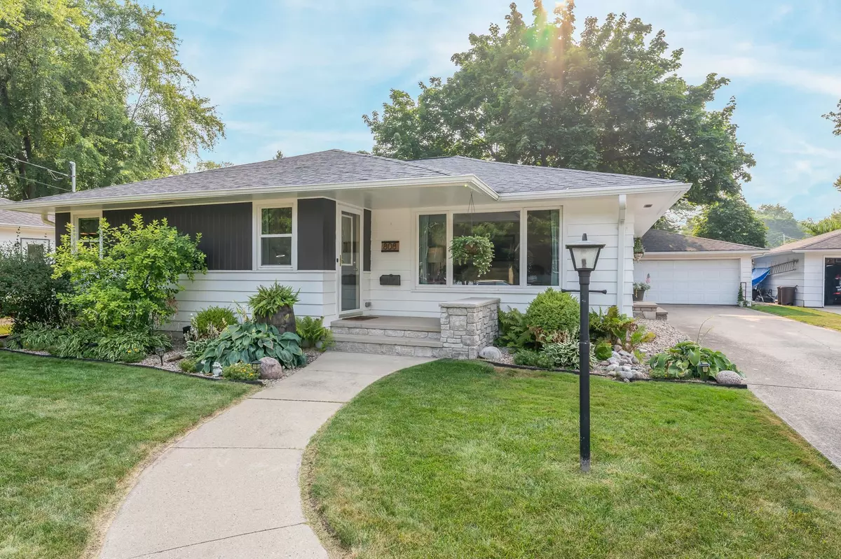 Menasha, WI 54952,808 IDA ST