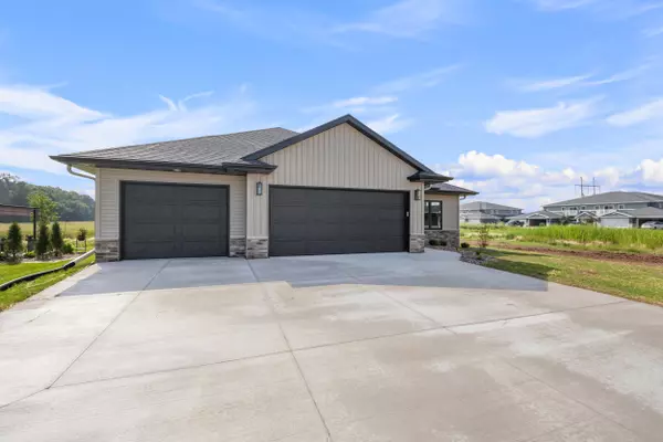De Pere, WI 54115,726 TAMBOUR CT