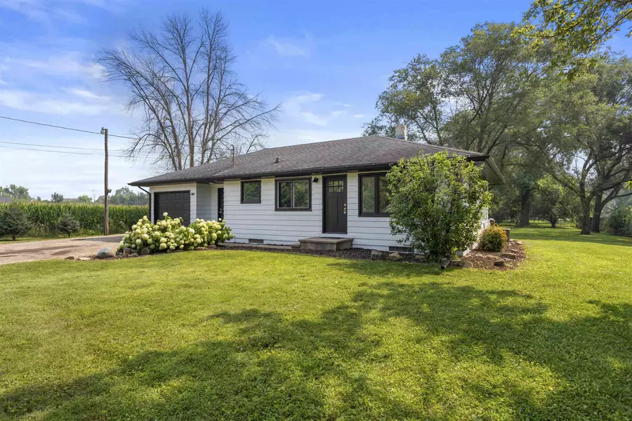 7340 WOODENSHOE RD, Neenah, WI 54956
